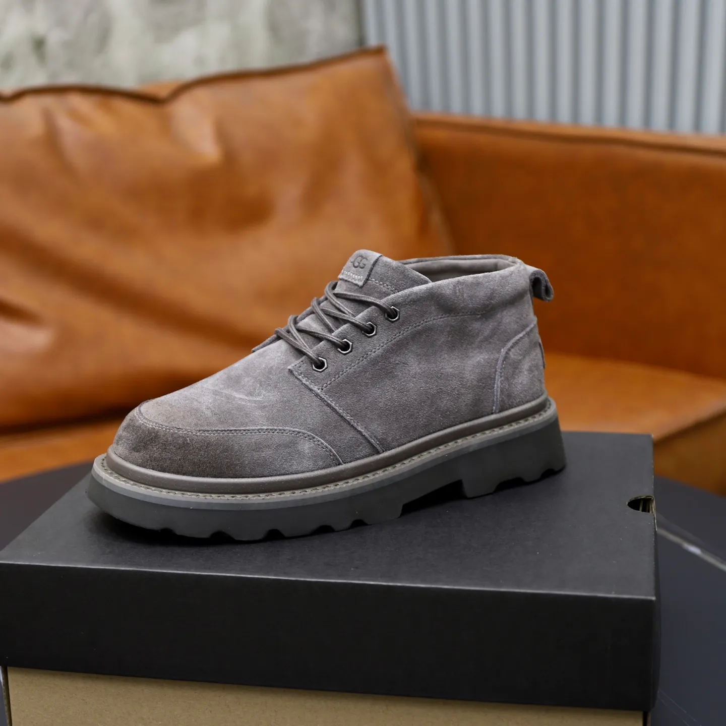 Ex-factory price: 640💰Thick wool imported from Australia Brand: UGG genuine purchasing agent Size: 39-45 Grade: Official website 1:1 Material: First layer of genuine leather waterproof and antifreeze upper Real wool lining Original non-slip soft wear-resistant outsole Style category: Men's casual shoes Trendy style Comfortable on the feet Color: Official website color synchronization